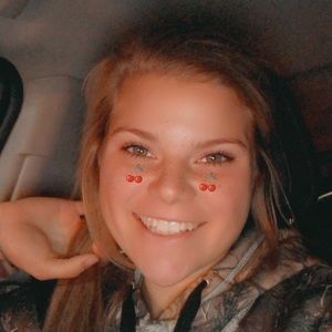 Meet your Posher, Abbi